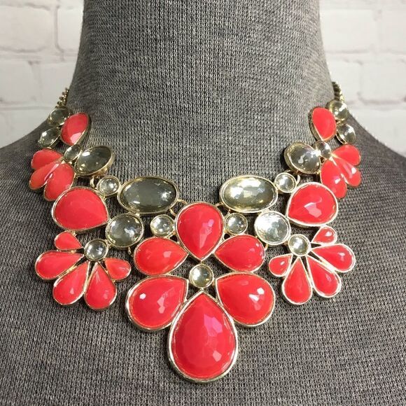 FRANCESCA’S BOUTIQUE coral statement necklace EUC - Picture 3 of 6